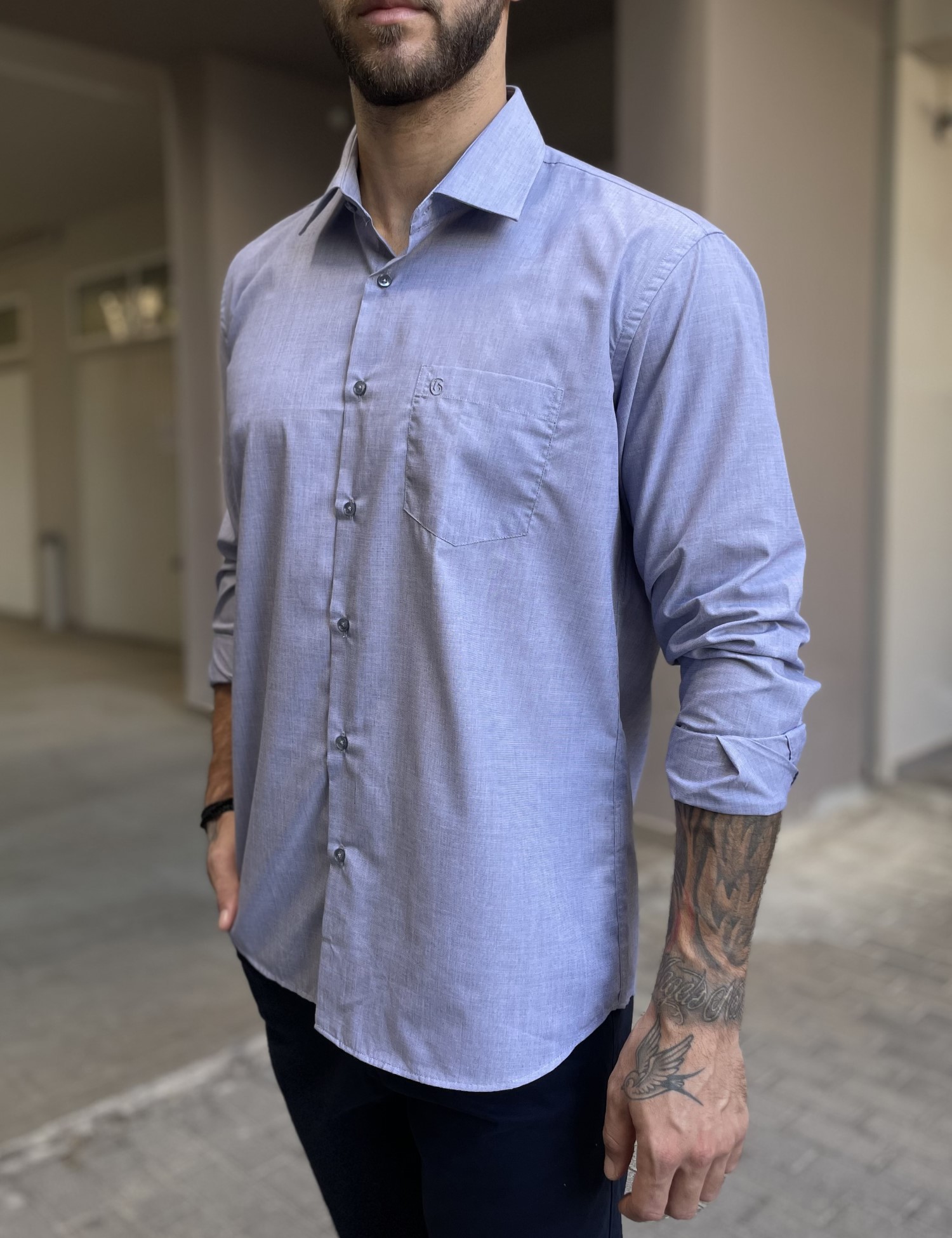 Ανδρικό γαλάζιο πουκάμισο με γιακά και τσέπη στο στήθος 0083G φωτογραφία